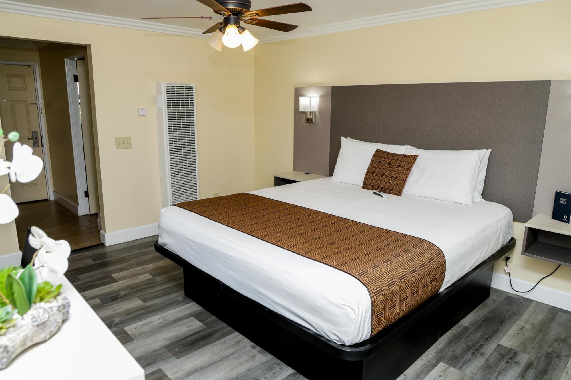 Silver Surf Motel San Simeon Exterior foto